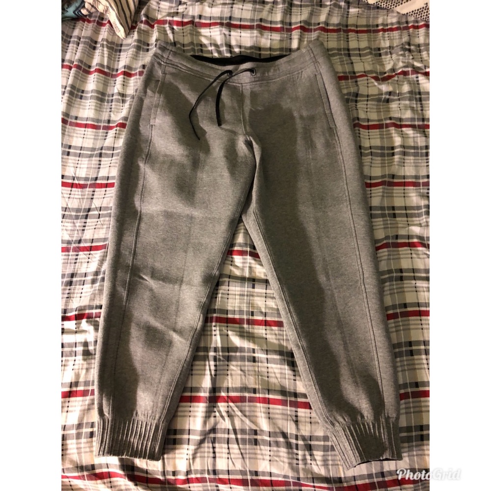 EUC Lululemon sweats, size 12